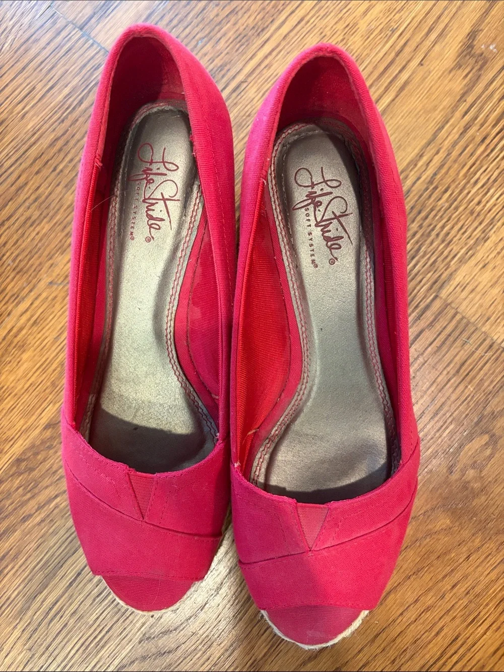Life Stride bright red